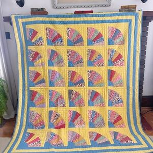 Vintage Feedsack 1940s Patchwork Fan Quilt Blanket